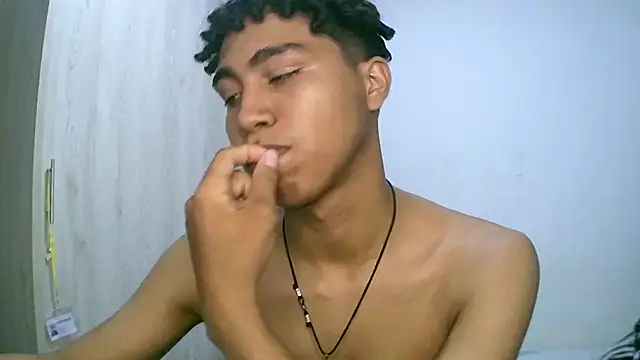 sexy diamante  online show from November 5, 2025, 12:10 am