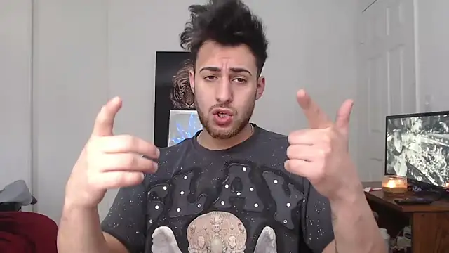 Snapshot of Mhmoodyi chatting on December 17, 2025, 4:57 pm Mhmoodyi online show from December 17, 2025, 4:57 pm