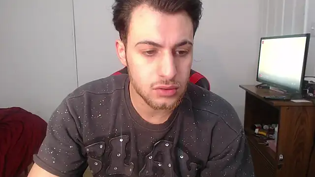 Snapshot of Mhmoodyi chatting on March 3, 2026, 7:20 pm Mhmoodyi online show from March 3, 2026, 7:20 pm