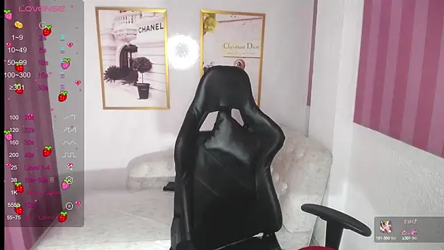 Snapshot of Laia_angel_b chatting on January 29, 2025, 3:22 am Laia angel b online show from January 29, 2025, 3:22 am