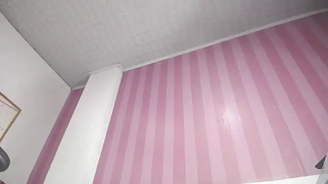 Snapshot of Laia_angel_b chatting on February 21, 2025, 6:18 am Laia angel b online show from February 21, 2025, 6:18 am