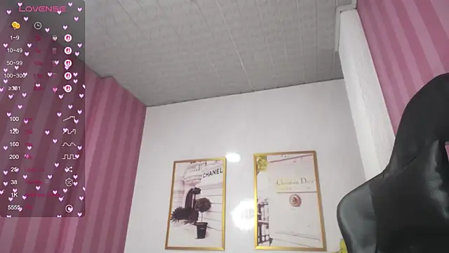 Snapshot of Laia_angel_b chatting on March 4, 2025, 7:19 am Laia angel b online show from March 4, 2025, 7:19 am