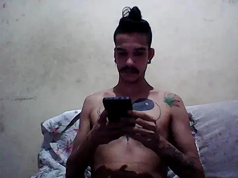 Snapshot of gatobranco001 chatting on March 16, 2025, 10:09 pm gatobranco001 online show from March 16, 2025, 10:09 pm