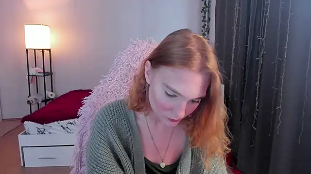 ReddHotPipper online show from October 5, 2025, 2:43 am