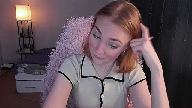 ReddHotPipper online show from March 18, 2026, 4:04 am