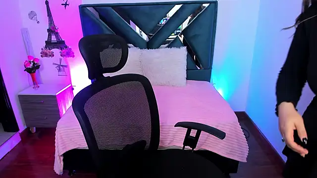 Dana martinezz online show from March 20, 2025, 2:53 pm