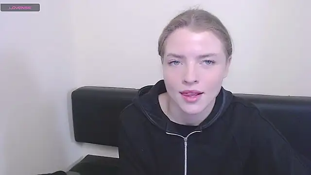 MissOliviaa  online show from December 9, 2024, 11:36 am