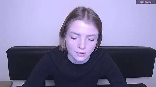 MissOliviaa  online show from December 15, 2024, 11:12 am