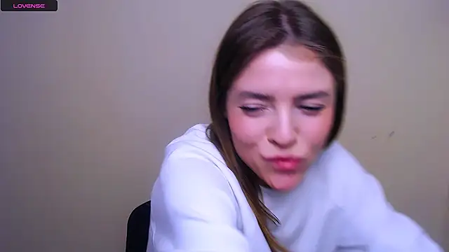 MissOliviaa  online show from February 26, 2025, 10:47 am