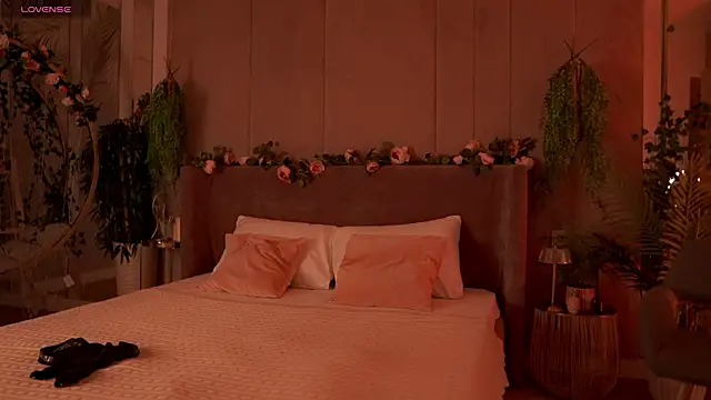 Smiley Mia online show from September 21, 2025, 5:09 am