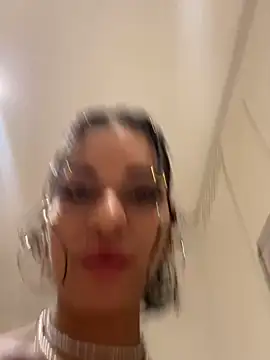 Snapshot of AlyssaHottv_ chatting on September 25, 2025, 10:46 pm AlyssaHottv online show from September 25, 2025, 10:46 pm