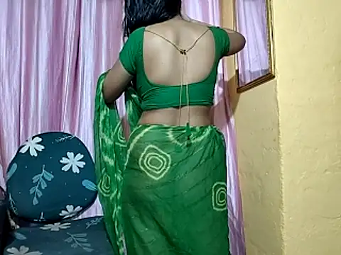 Snapshot of poojaxxx65 chatting on December 16, 2025, 11:32 pm poojaxxx65 online show from December 16, 2025, 11:32 pm