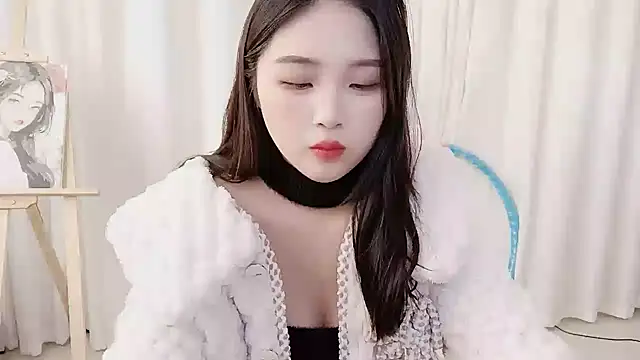 Snapshot of SU__SU chatting on December 16, 2024, 6:43 am SU SU online show from December 16, 2024, 6:43 am