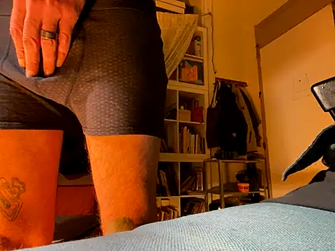 Snapshot of otikatseikaip3r chatting on October 12, 2025, 2:32 am otikatseikaip3r online show from October 12, 2025, 2:32 am