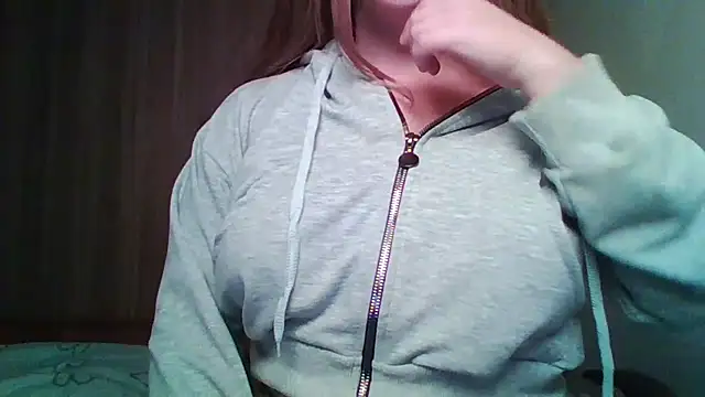 Evasapples online show from November 20, 2025, 10:53 pm