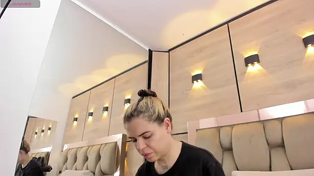 dorothy vegga online show from December 21, 2025, 3:46 am