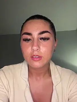 Snapshot of clobunny10 chatting on March 2, 2026, 7:54 pm clobunny10 online show from March 2, 2026, 7:54 pm