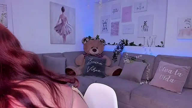 Snapshot of becca_diamond chatting on December 31, 2024, 11:20 am becca diamond online show from December 31, 2024, 11:20 am
