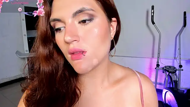 Snapshot of becca_diamond chatting on March 10, 2025, 11:06 pm becca diamond online show from March 10, 2025, 11:06 pm