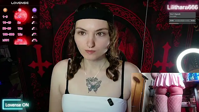 BrandiWRLD 999 online show from November 21, 2025, 8:29 pm