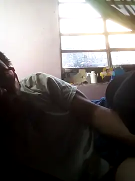 ardiente47 online show from October 9, 2025, 9:13 pm