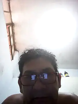 ardiente47 online show from October 23, 2025, 6:50 pm