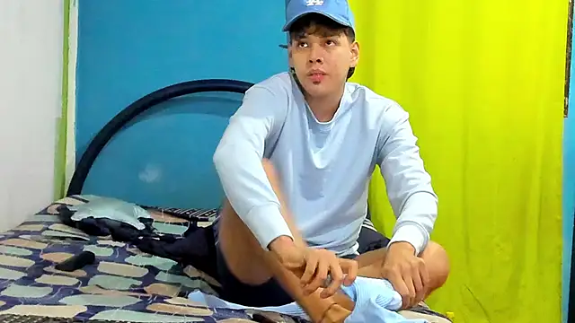 zackmontieel online show from December 27, 2024, 8:24 am