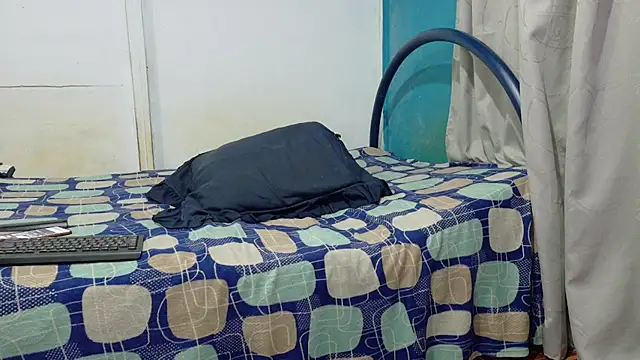 zackmontieel online show from December 19, 2025, 9:38 am