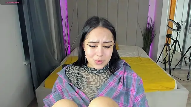 baby  kim online show from March 3, 2025, 8:32 pm