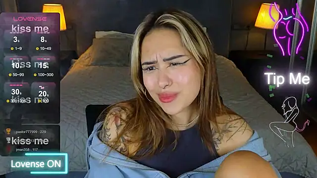 baby  kim online show from November 7, 2025, 7:52 am