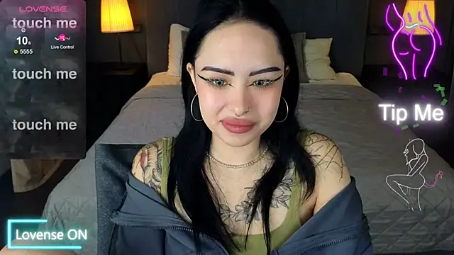 baby  kim online show from December 4, 2025, 5:06 am