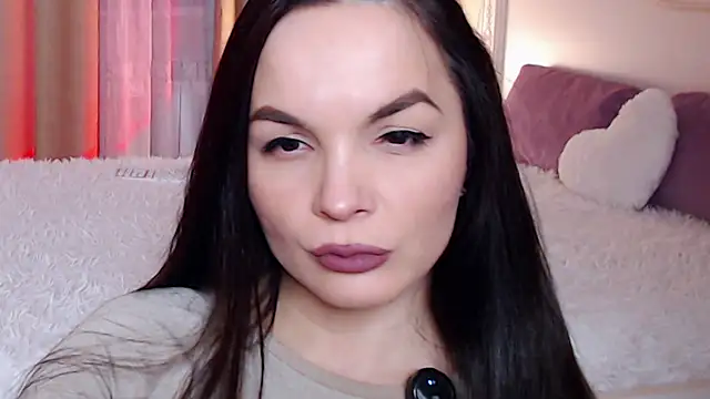 Avylew online show from December 16, 2025, 7:41 pm