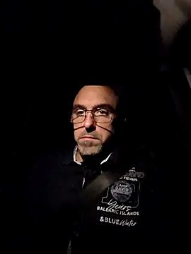 Snapshot of Crosss-23cm chatting on November 9, 2025, 8:40 pm Crosss-23cm online show from November 9, 2025, 8:40 pm