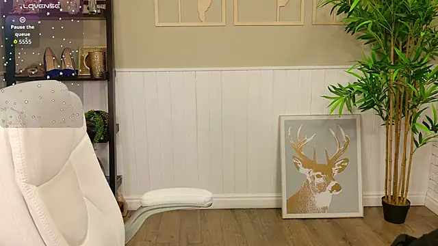 Snapshot of LadyLeea chatting on October 25, 2025, 4:09 am LadyLeea online show from October 25, 2025, 4:09 am