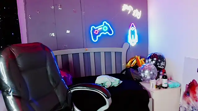 SonicJ25 online show from January 5, 2025, 4:47 am