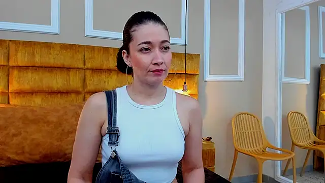 Snapshot of adarussell chatting on January 21, 2025, 1:11 pm adarussell online show from January 21, 2025, 1:11 pm