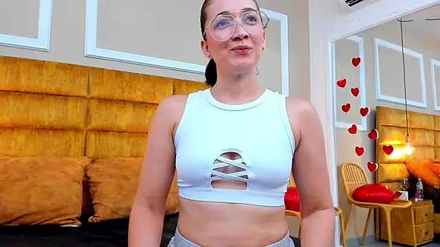 Snapshot of adarussell chatting on February 24, 2025, 4:15 pm adarussell online show from February 24, 2025, 4:15 pm