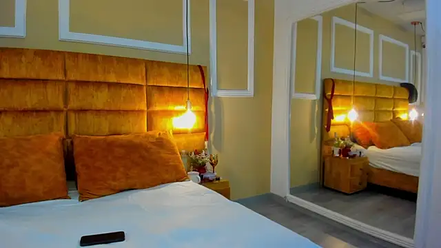 Snapshot of adarussell chatting on December 1, 2025, 2:11 pm adarussell online show from December 1, 2025, 2:11 pm