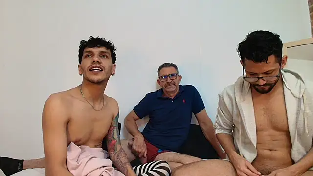 Snapshot of Benjamin_show chatting on December 18, 2025, 8:15 pm Benjamin show online show from December 18, 2025, 8:15 pm