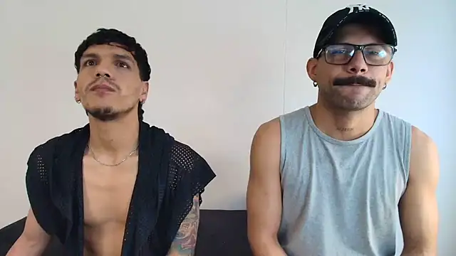 Snapshot of Benjamin_show chatting on March 1, 2026, 4:53 pm Benjamin show online show from March 1, 2026, 4:53 pm