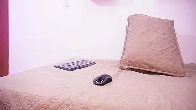 samantha sw online show from September 18, 2025, 3:08 am