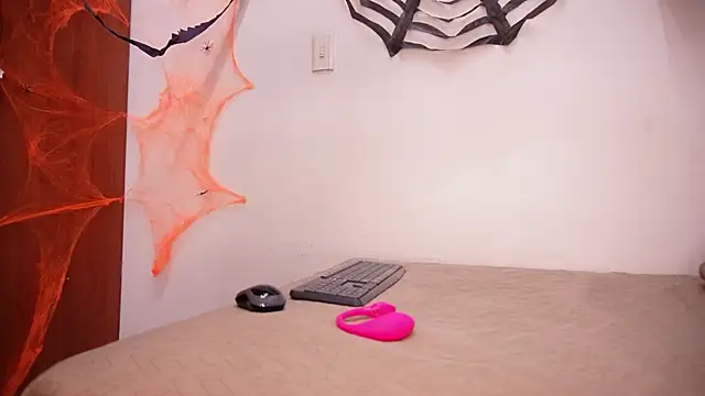 samantha sw online show from October 25, 2025, 3:47 am