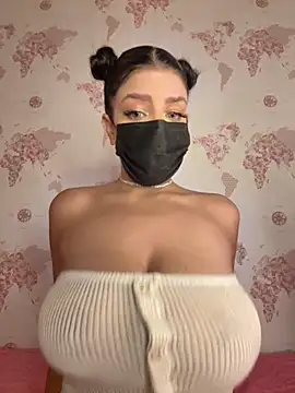 Snapshot of shanelle0 chatting on October 25, 2025, 2:30 am shanelle0 online show from October 25, 2025, 2:30 am