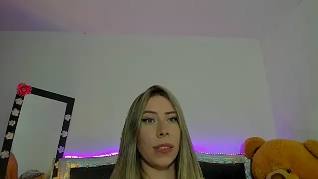 JanneKim online show from December 25, 2024, 10:27 pm