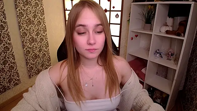 LianaBright online show from January 28, 2025, 5:22 am