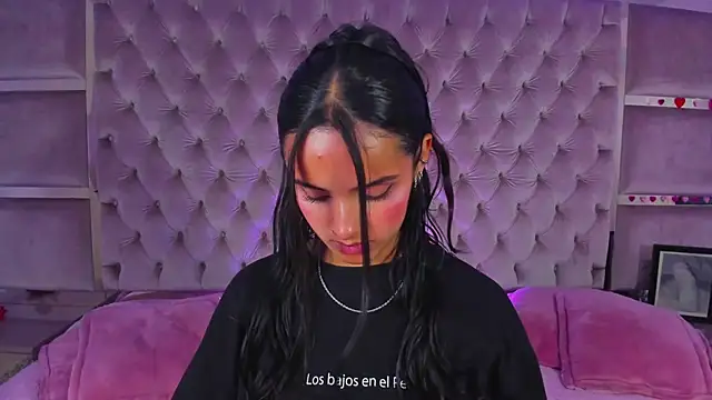 Snapshot of Harii_02 chatting on February 12, 2026, 7:20 pm Harii 02 online show from February 12, 2026, 7:20 pm