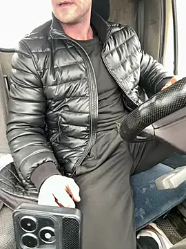 Snapshot of AlexGWoW chatting on March 12, 2025, 6:29 am AlexGWoW online show from March 12, 2025, 6:29 am