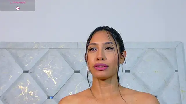 Anna risse online show from December 4, 2025, 6:44 am