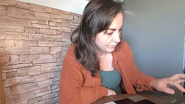 stunning Rosi online show from March 19, 2025, 8:23 am