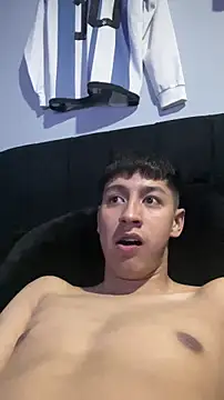 Stiven 017 online show from February 14, 2026, 1:35 am